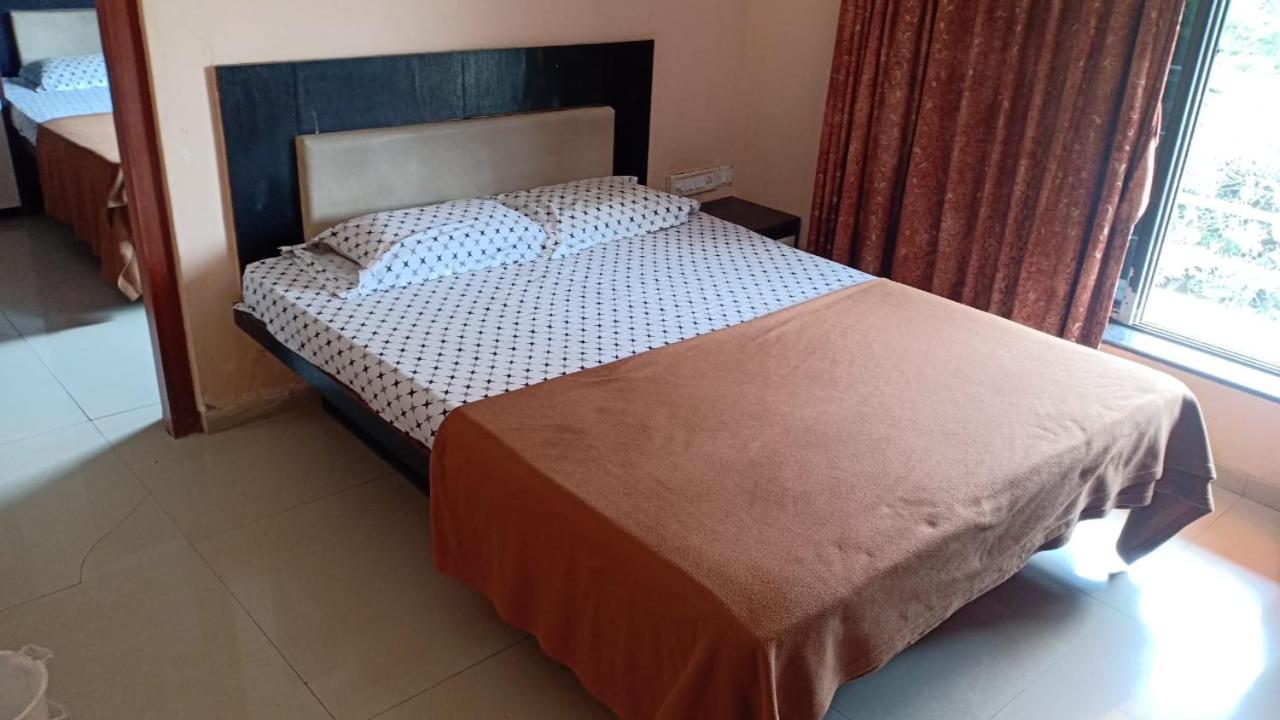 Bed and Breakfast On Point Plaza à Murūd Extérieur photo