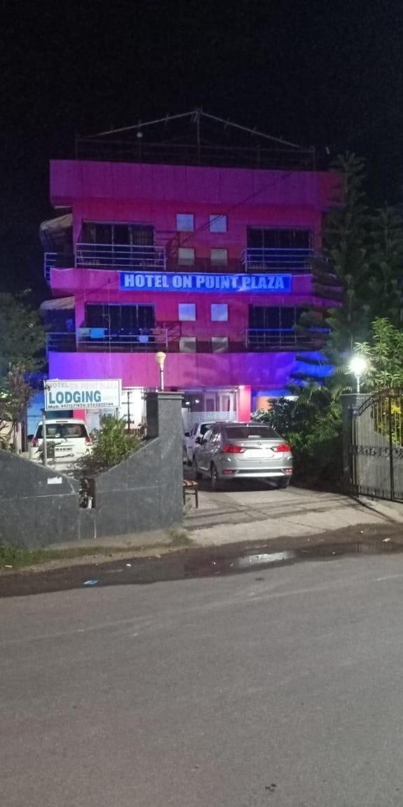 Bed and Breakfast On Point Plaza à Murūd Extérieur photo