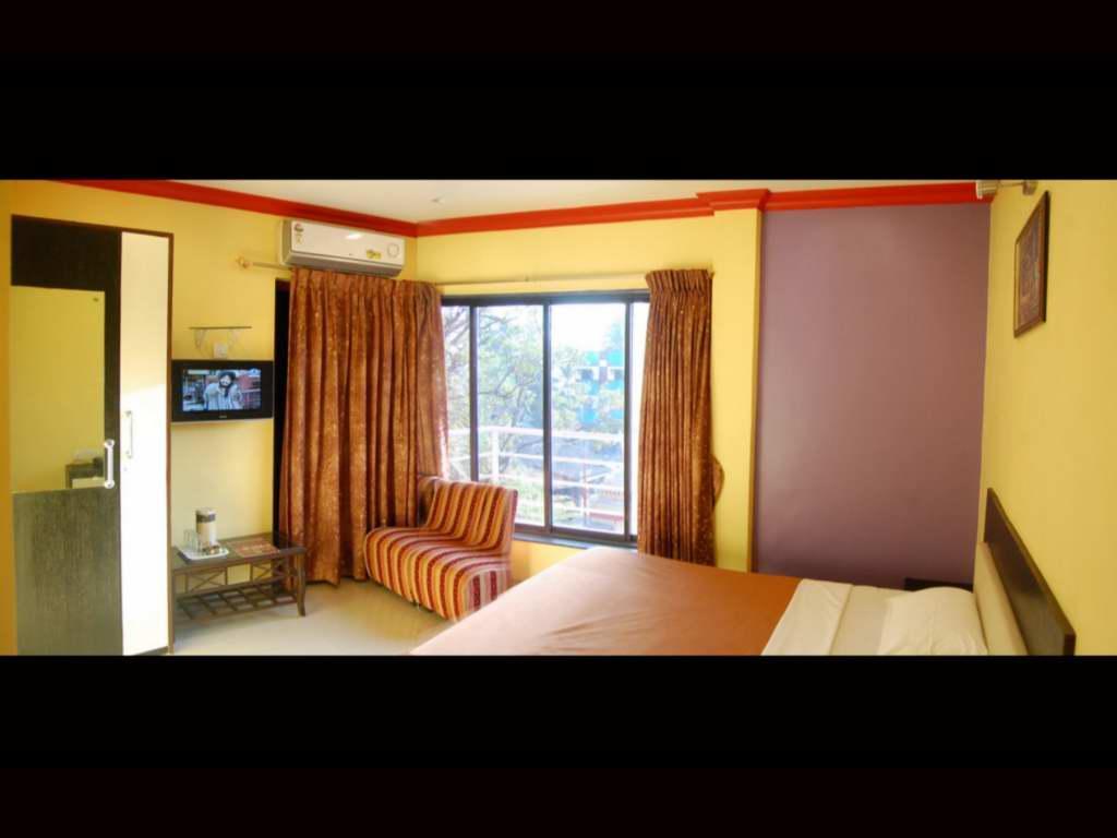 Bed and Breakfast On Point Plaza à Murūd Extérieur photo