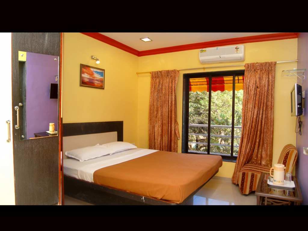 Bed and Breakfast On Point Plaza à Murūd Extérieur photo